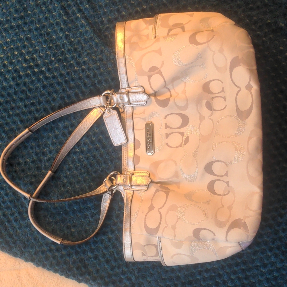 Coach Gallery 3 color signature LG silver Tote bag